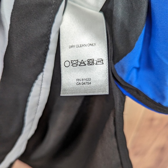 KENNETH COLE Animal Print Black & Blue Career Top S polyester - Picture 6 of 6